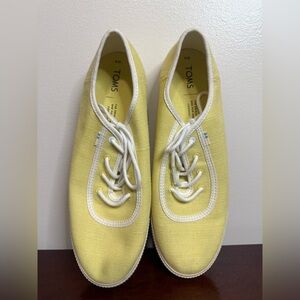 TOMS Women's Bright Yellow fabric Sneakers with white accents in size 9